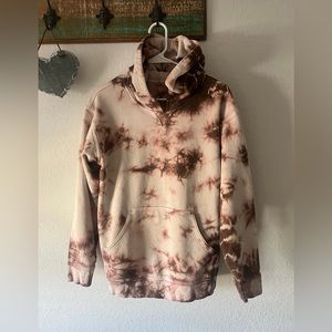 Lululemon tie dye thick hoodie sweatshirt top 8
Hardly used excellent quality